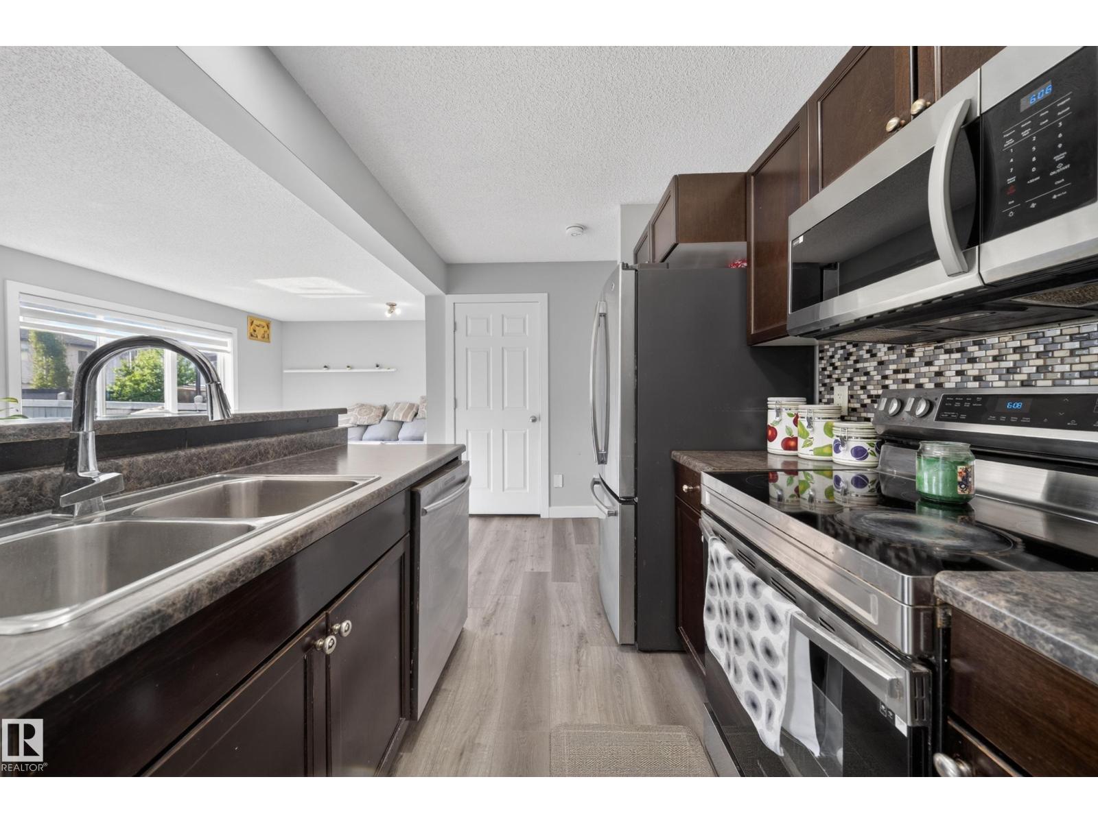 3752 12 ST NW - 14
