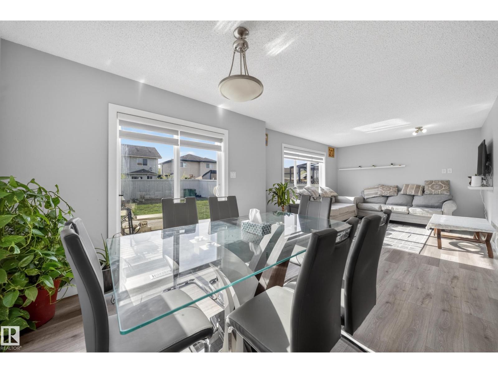 3752 12 ST NW - 15