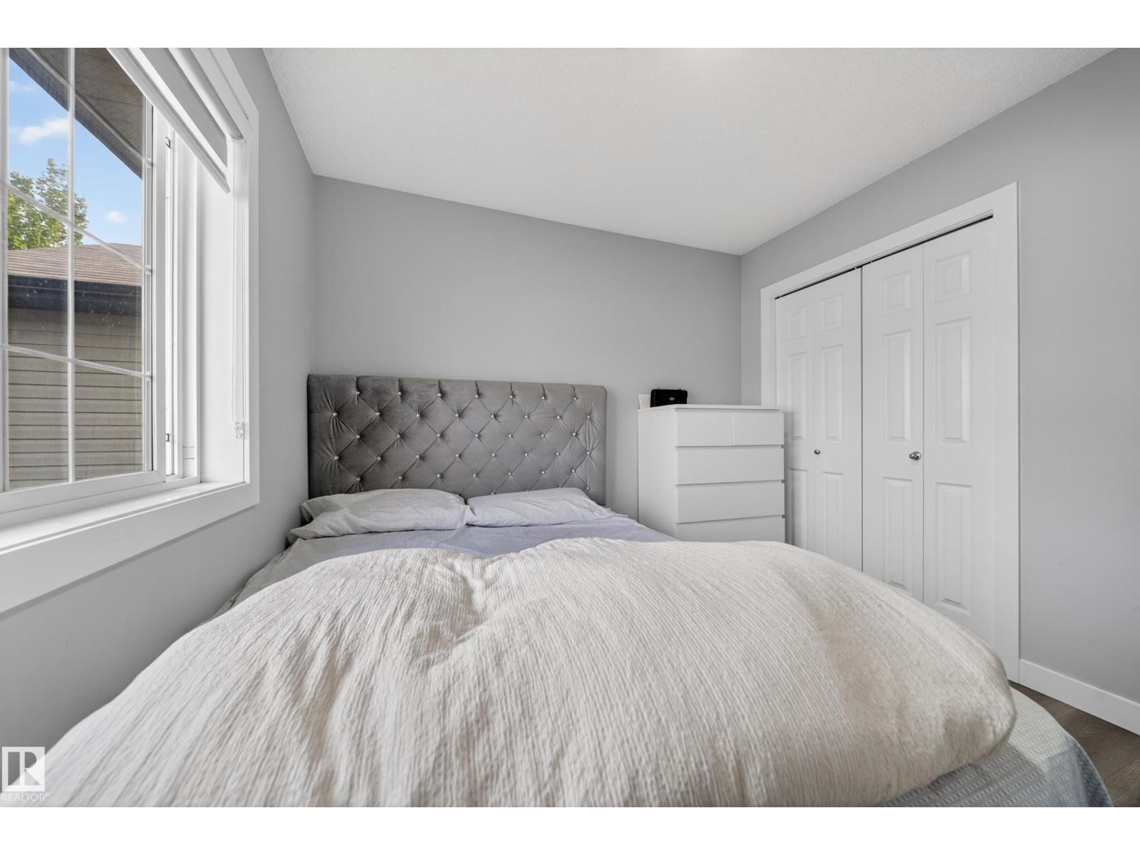 3752 12 ST NW - 24