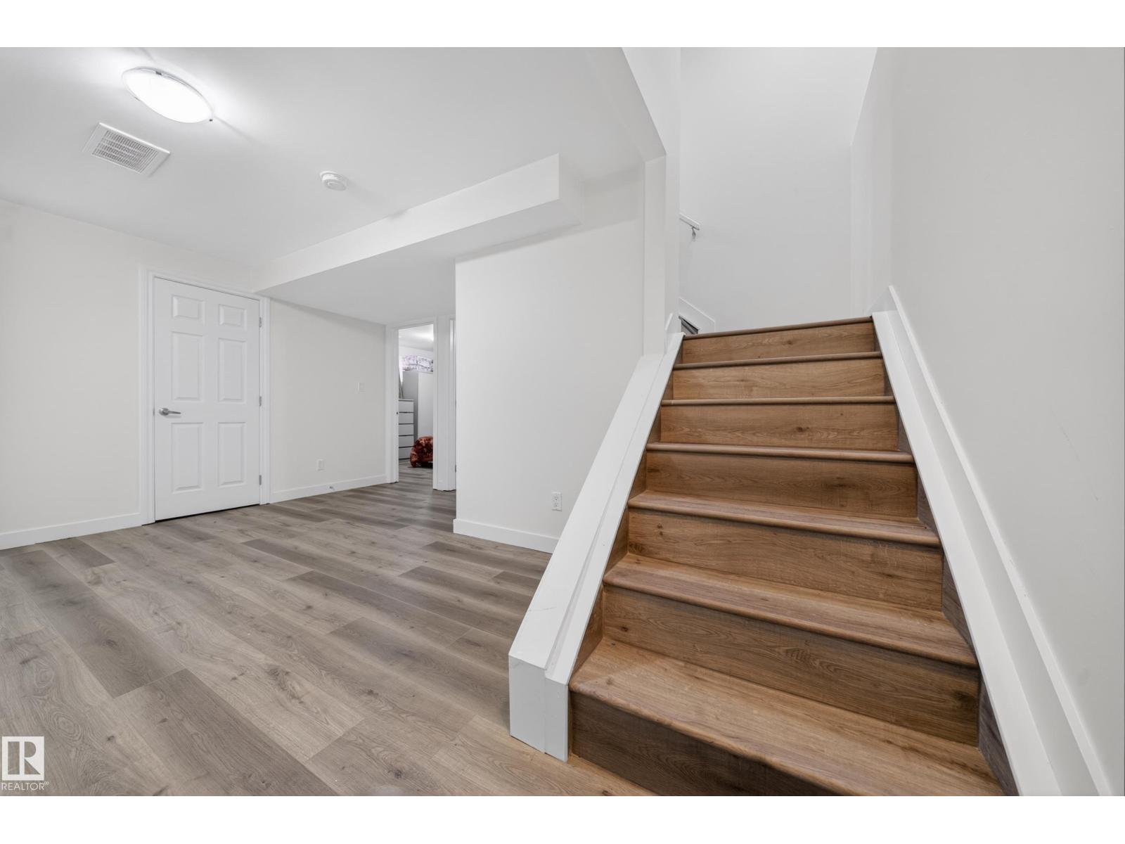 3752 12 ST NW - 26