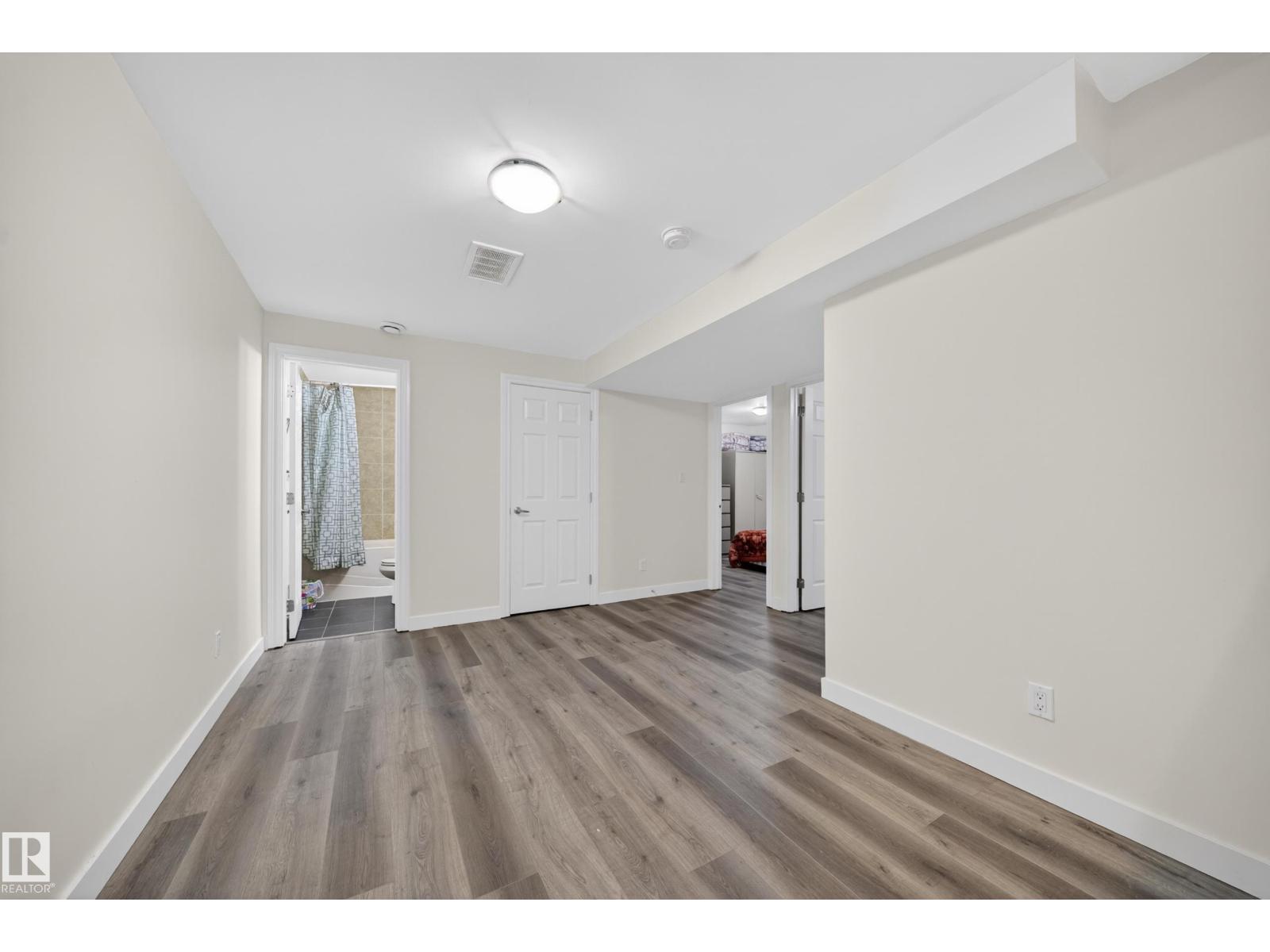3752 12 ST NW - 29