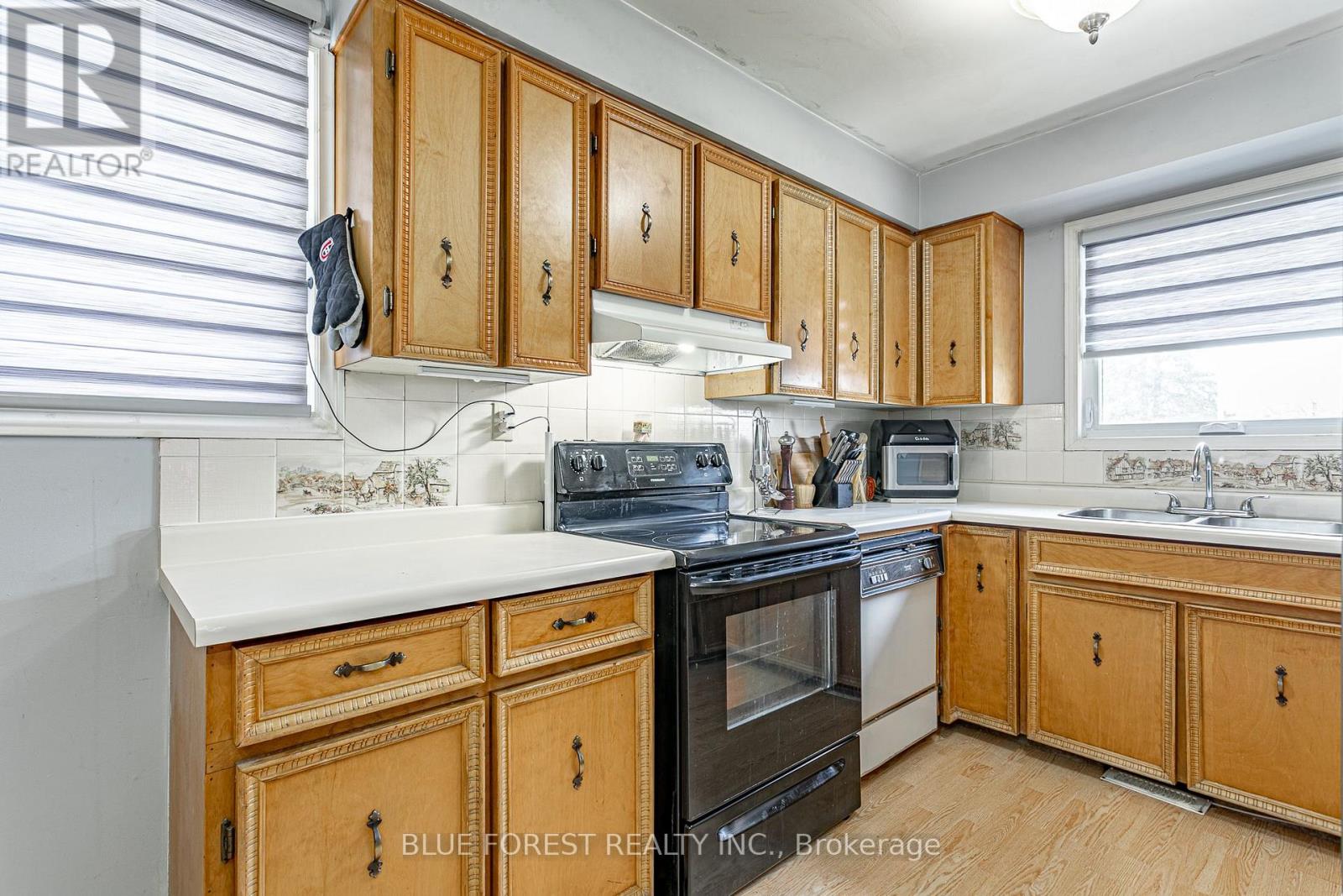 7 RAVEN AVENUE - 7