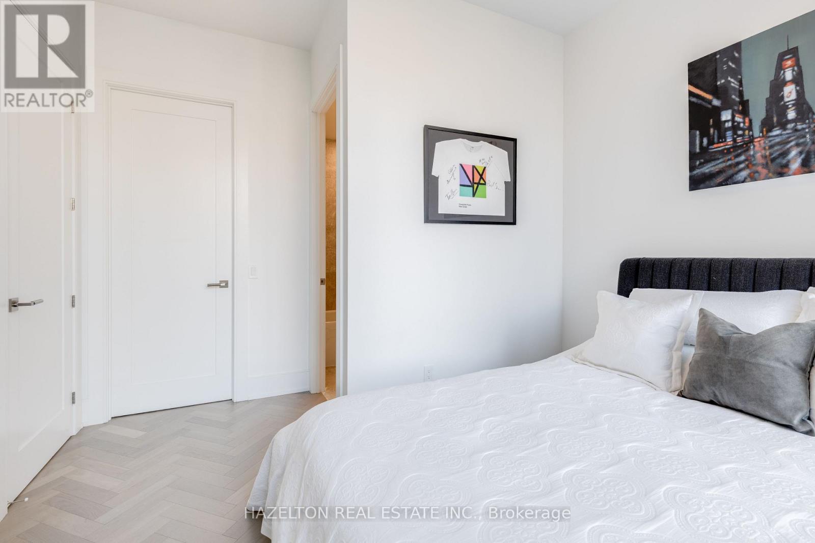 #301 455 WELLINGTON STREET W - 21