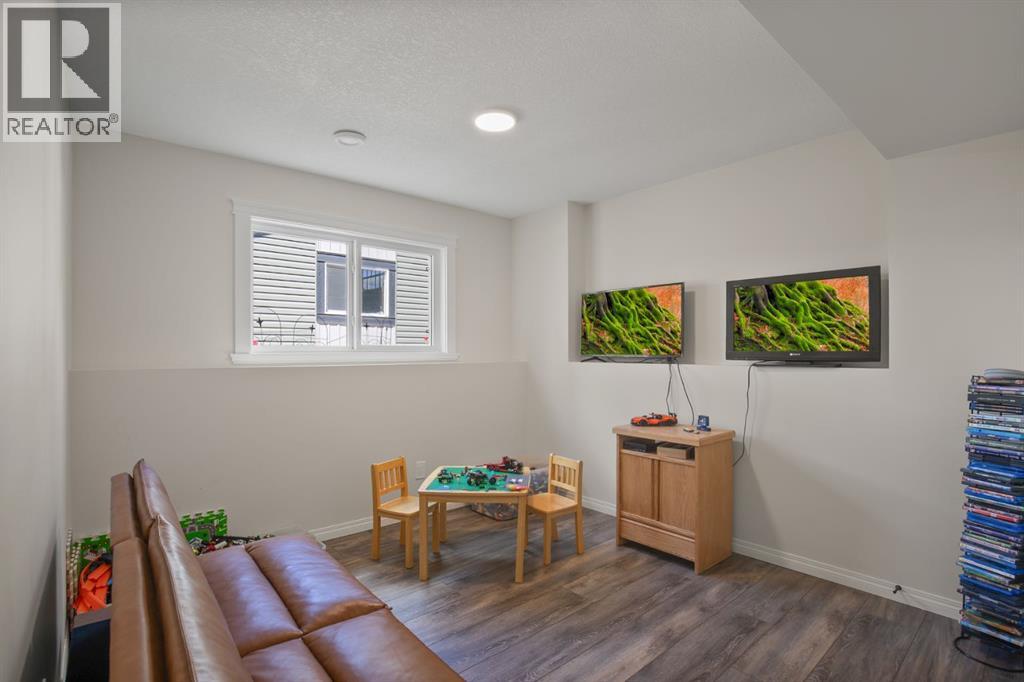 14 Tagish Avenue - 23