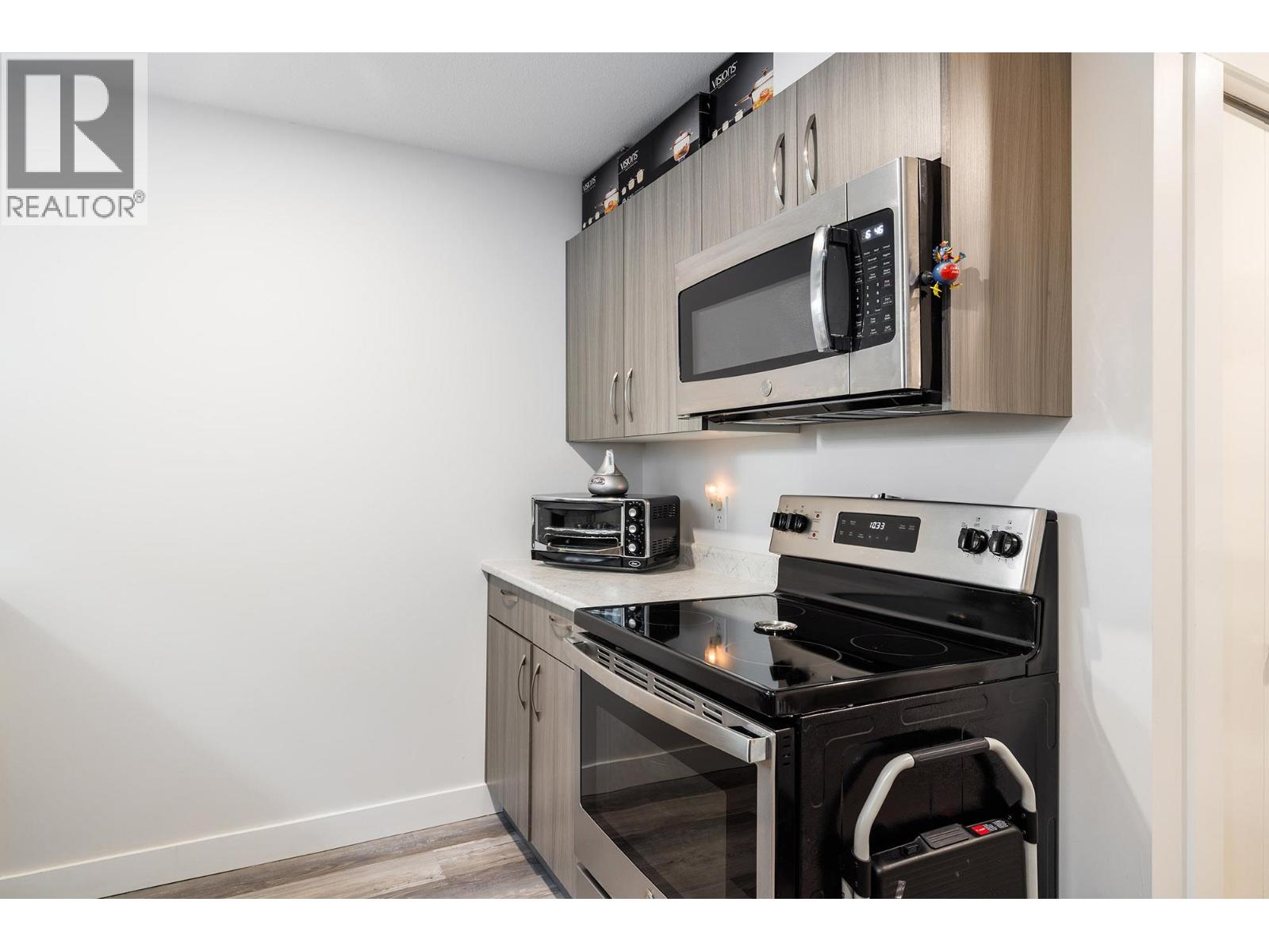 3042 Glenrosa Road - 24