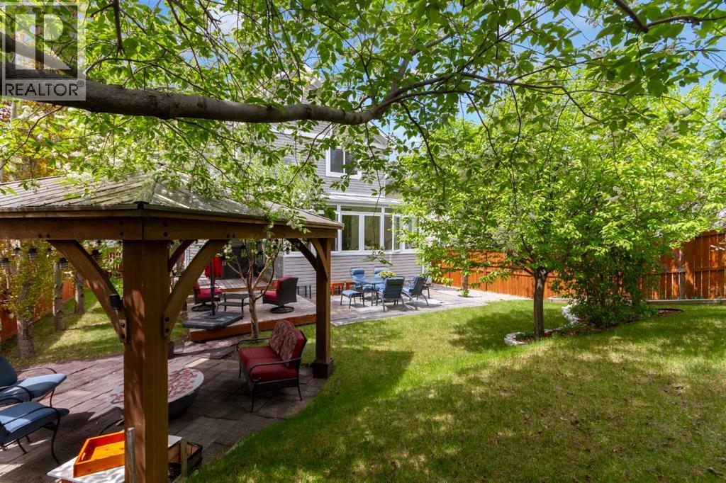 8 Elmont Court SW - 39