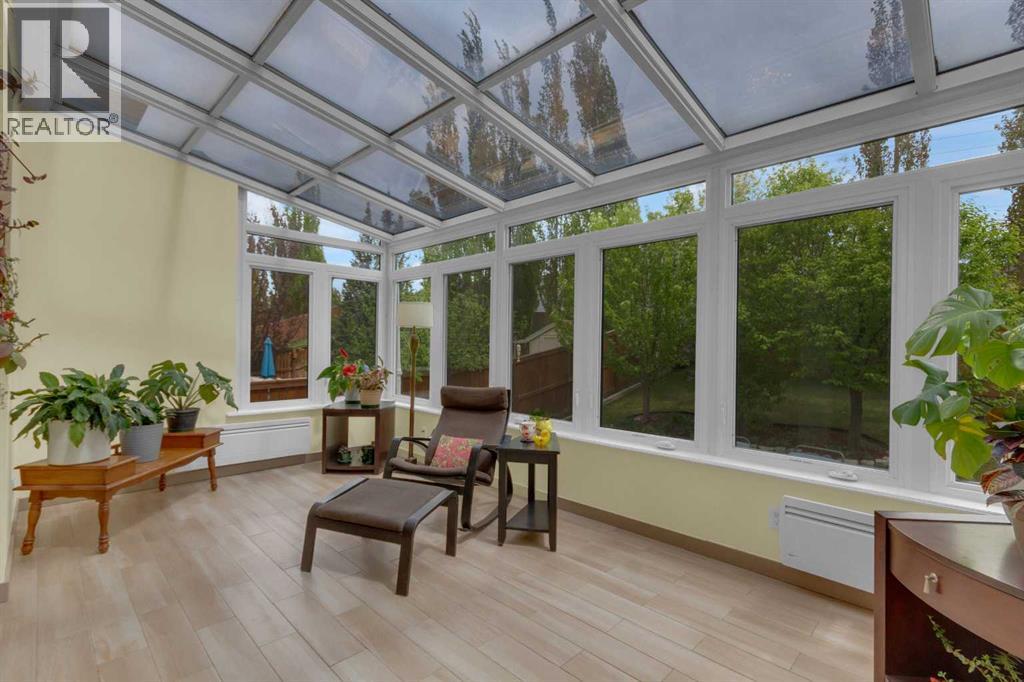 8 Elmont Court SW - 15