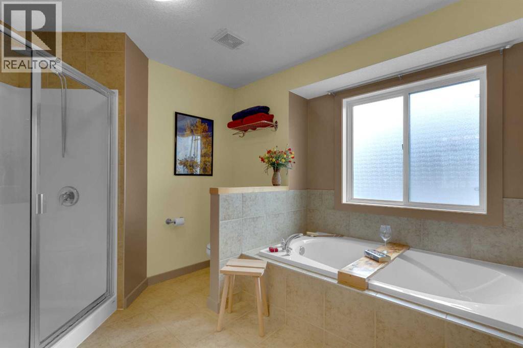 8 Elmont Court SW - 27