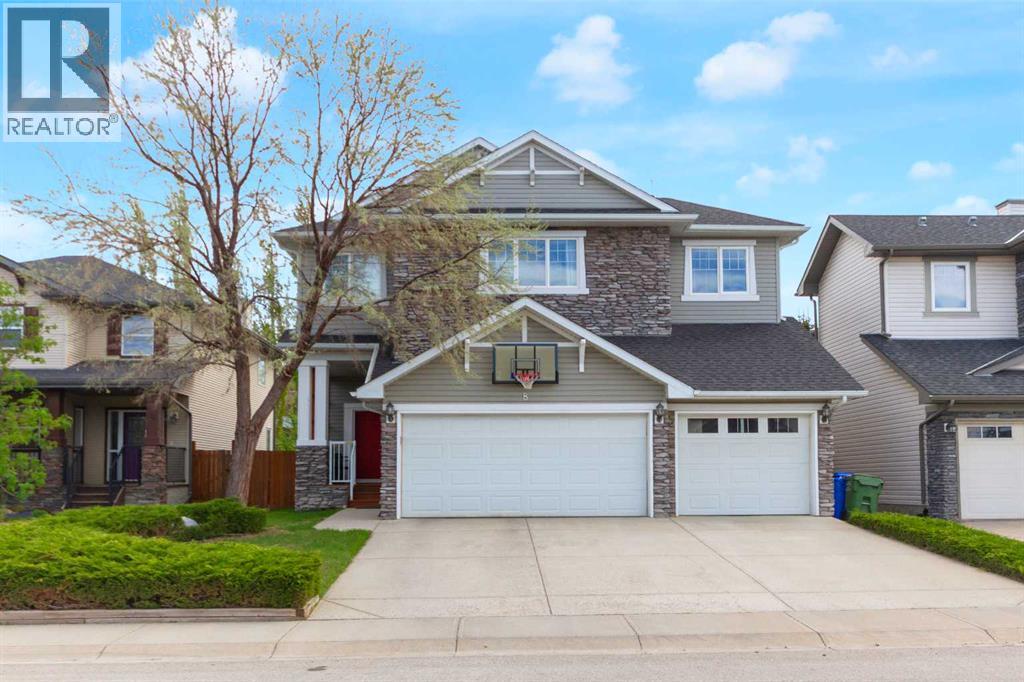 8 Elmont Court SW - 2