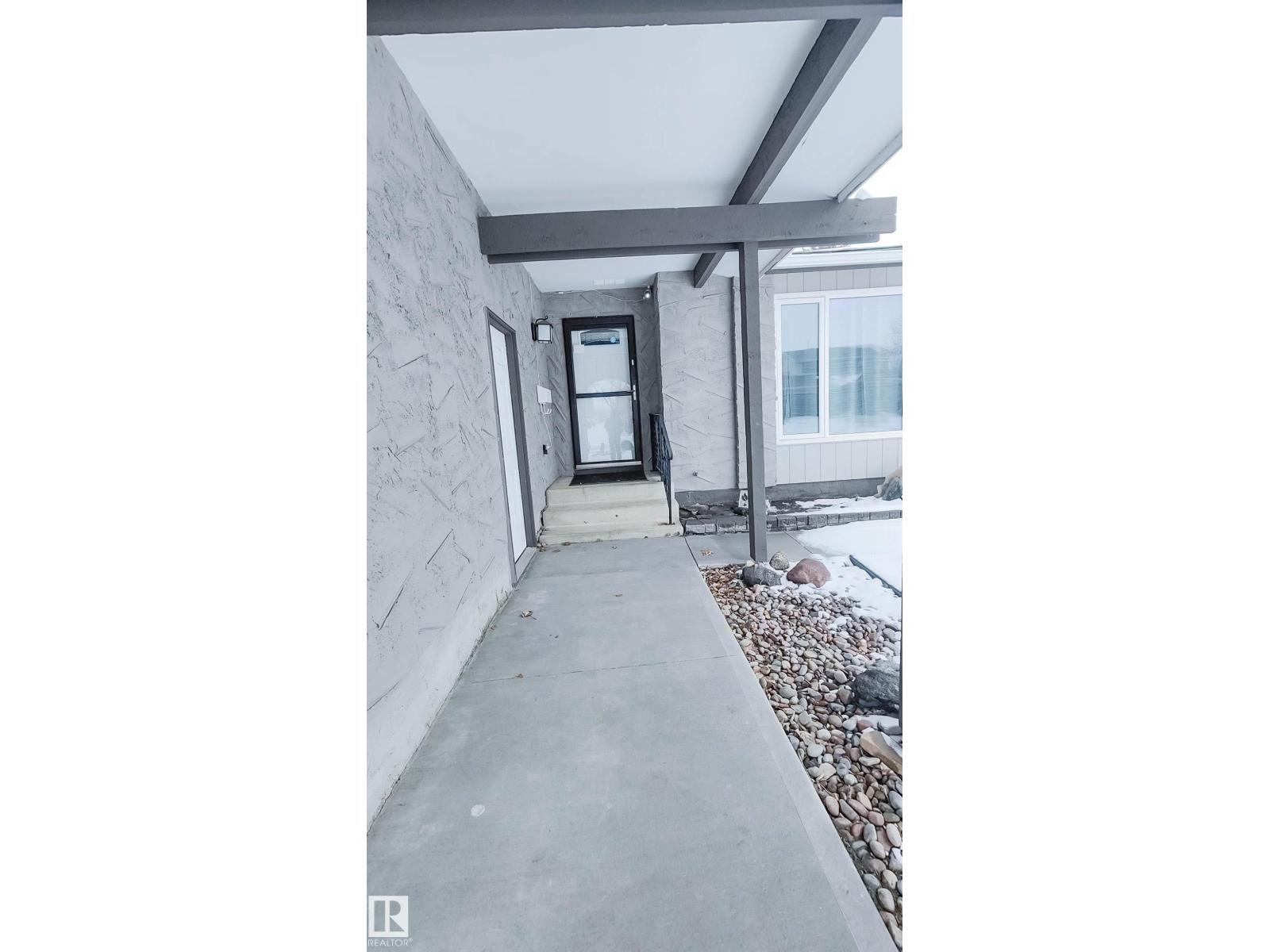 3311 108 ST NW - 9
