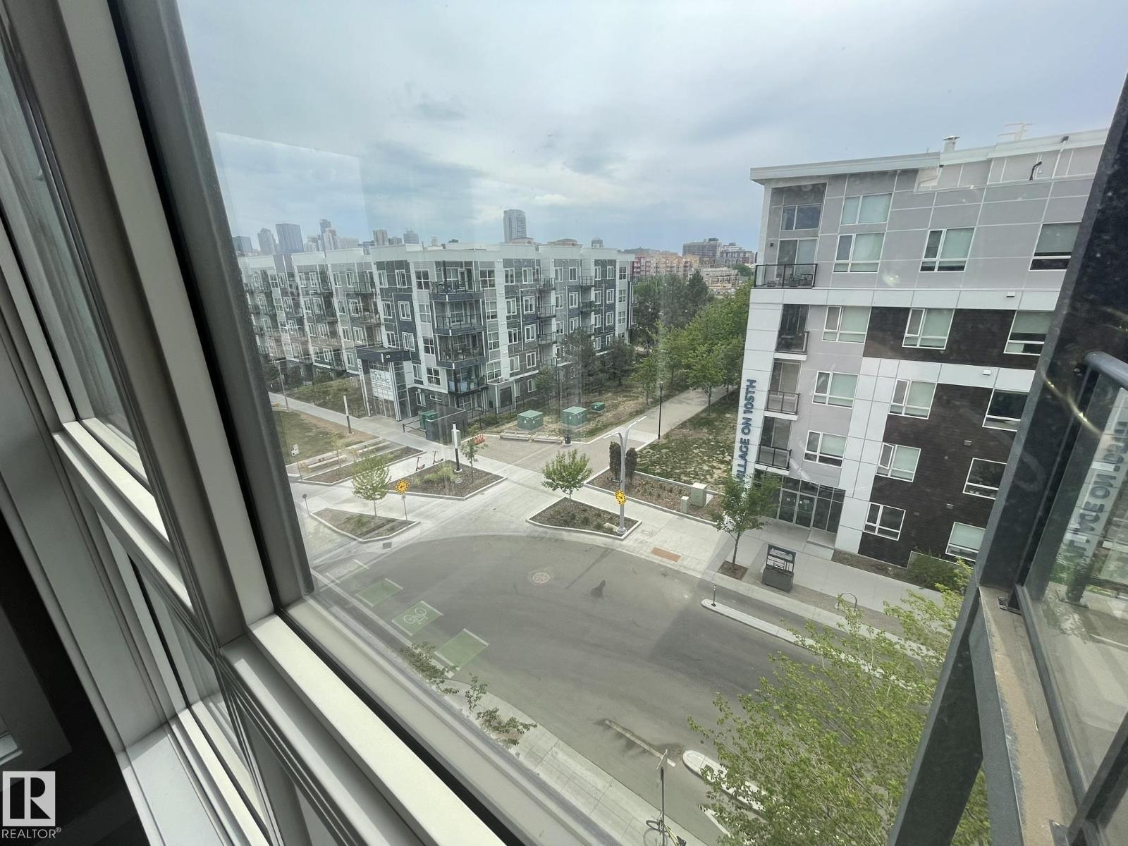 #504 10518 113 ST NW - 15