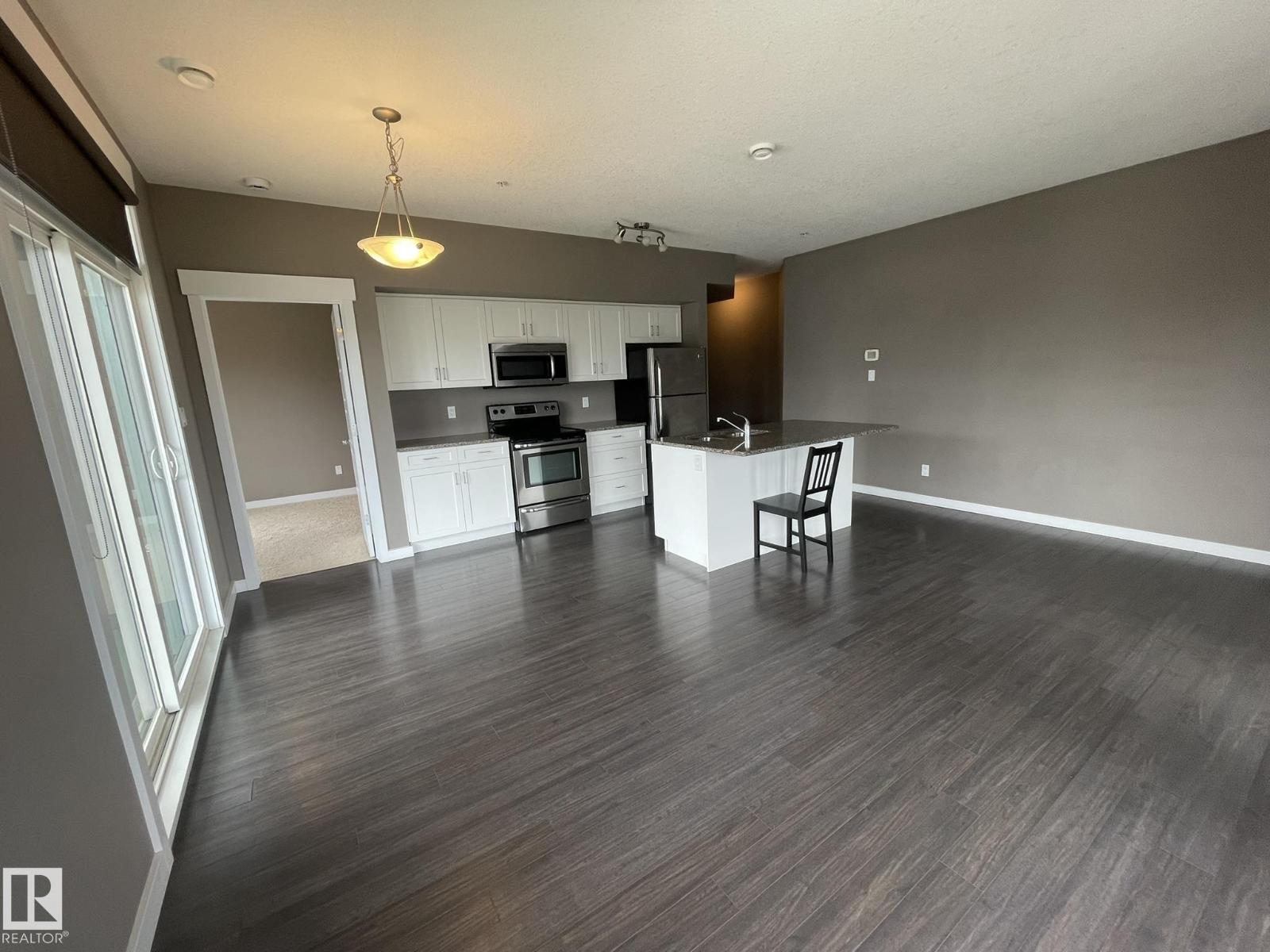 #504 10518 113 ST NW - 40