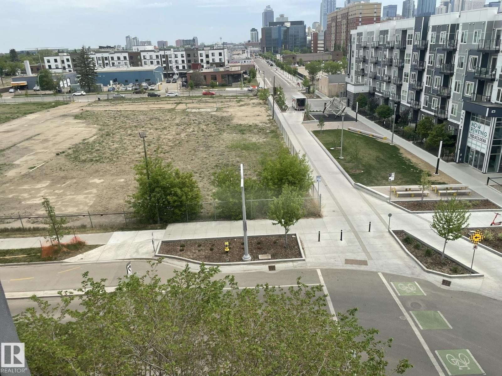 #504 10518 113 ST NW - 47