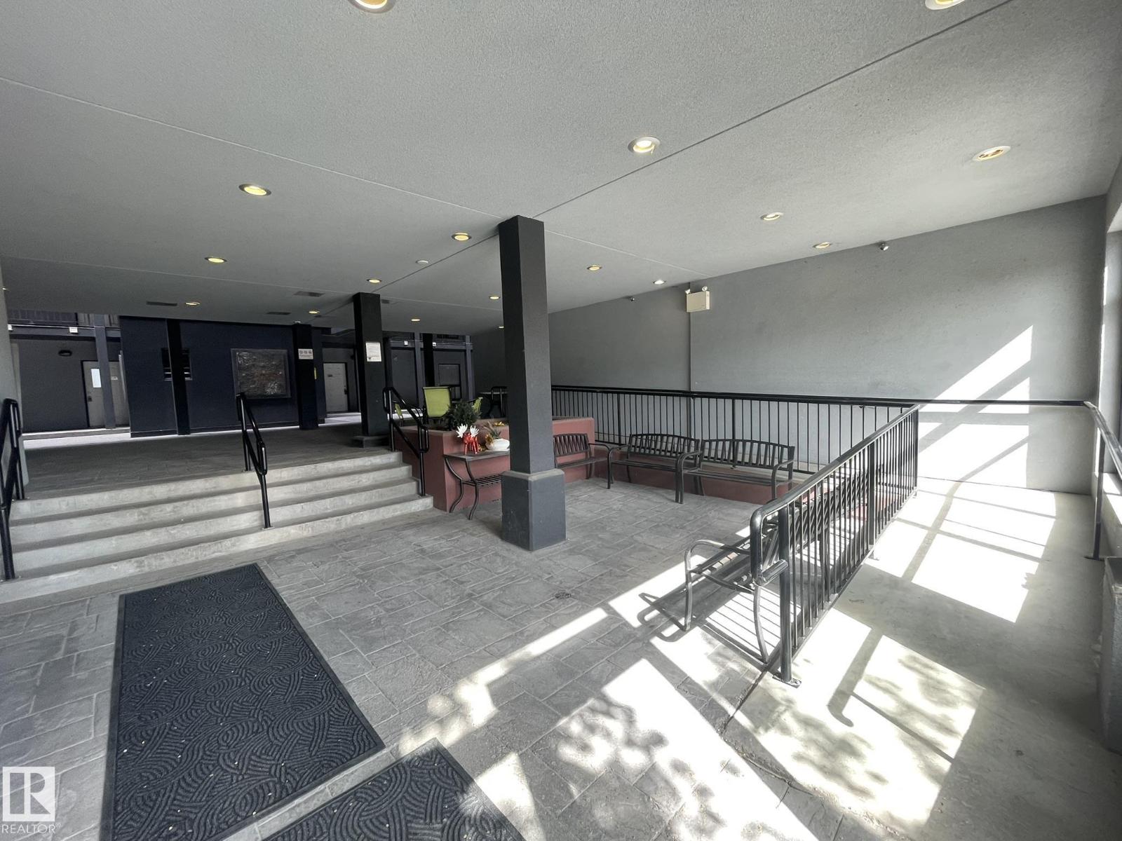 #504 10518 113 ST NW - 6