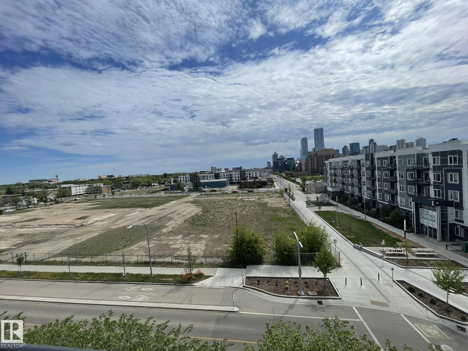#504 10518 113 ST NW - 60