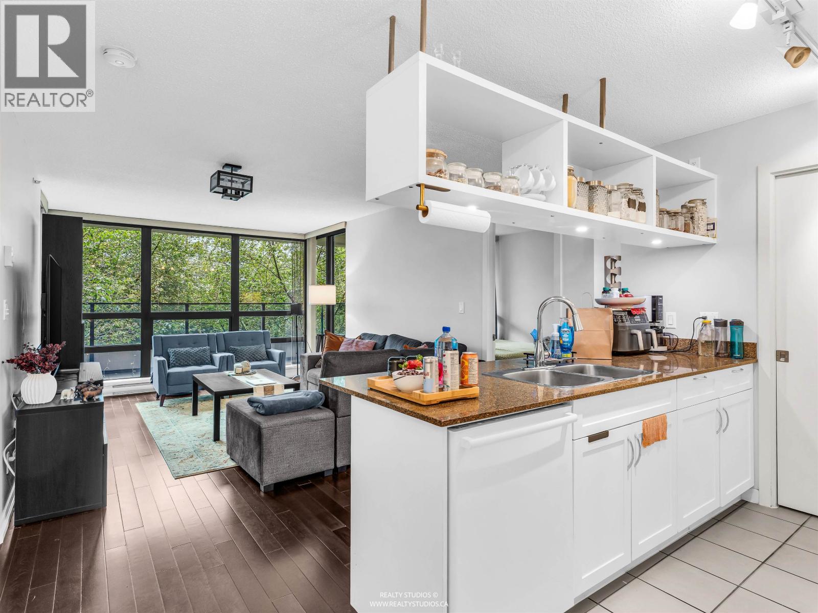 2 Bed, 2 Bath Apartment for Sale in Vancouver – 204 933 HORNBY STREET, Vancouver – MLS# R3128896 - Image 8
