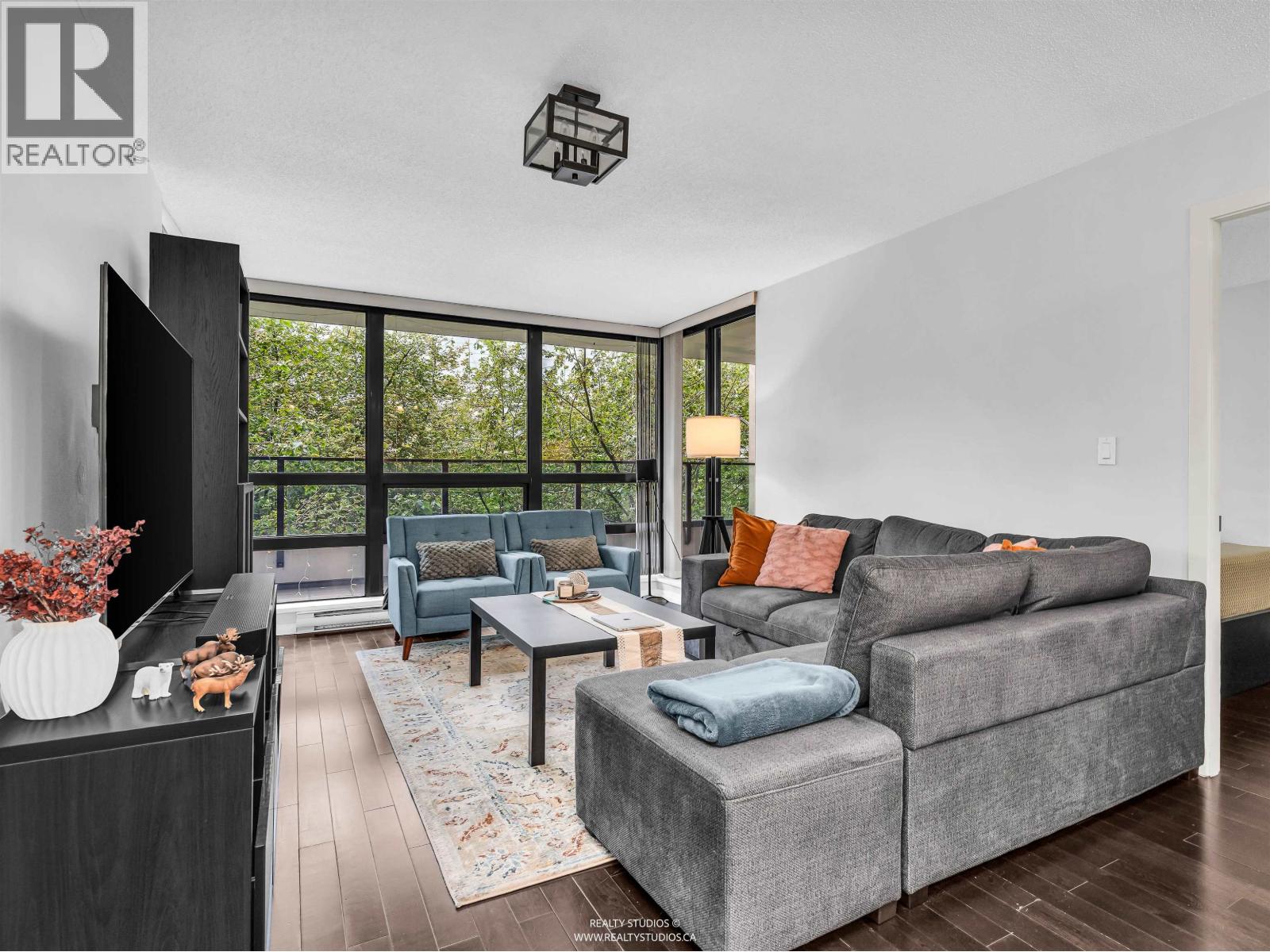 2 Bed, 2 Bath Apartment for Sale in Vancouver – 204 933 HORNBY STREET, Vancouver – MLS# R3128896 - Image 6