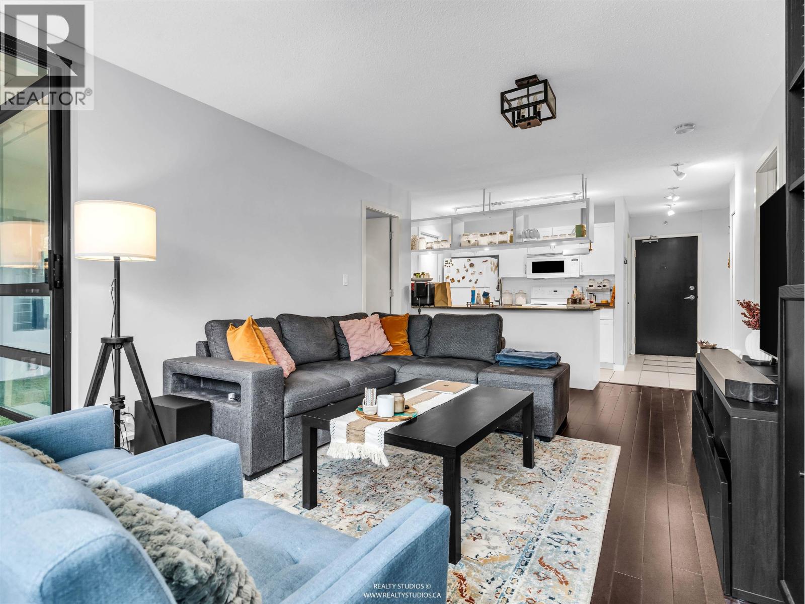 2 Bed, 2 Bath Apartment for Sale in Vancouver – 204 933 HORNBY STREET, Vancouver – MLS# R3128896 - Image 4