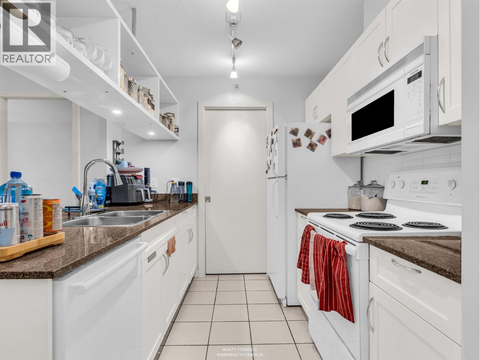 2 Bed, 2 Bath Apartment for Sale in Vancouver – 204 933 HORNBY STREET, Vancouver – MLS# R3128896 - Image 9