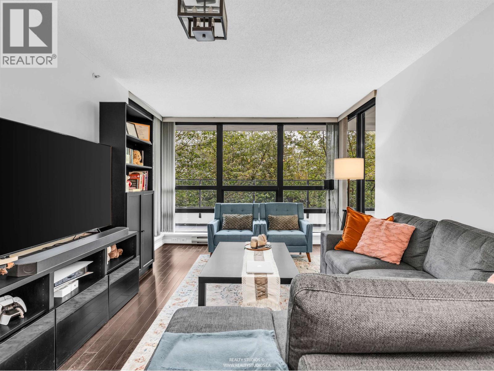 2 Bed, 2 Bath Apartment for Sale in Vancouver – 204 933 HORNBY STREET, Vancouver – MLS# R3128896 - Image 5