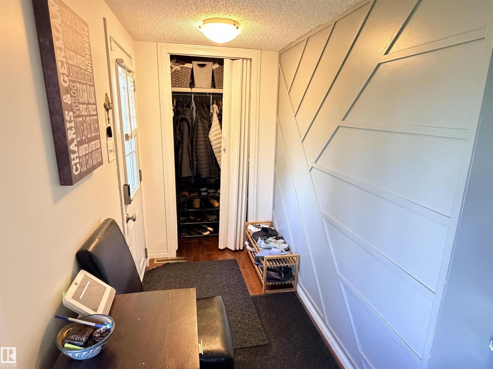 4823 49 ST - 20