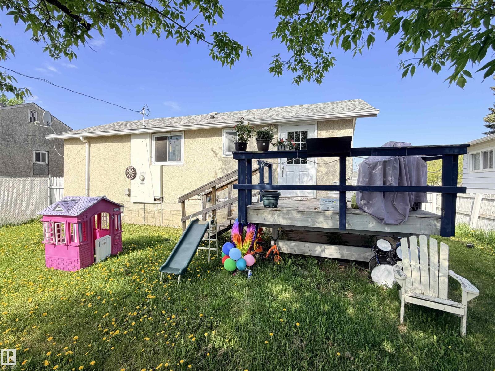 4823 49 ST - 18