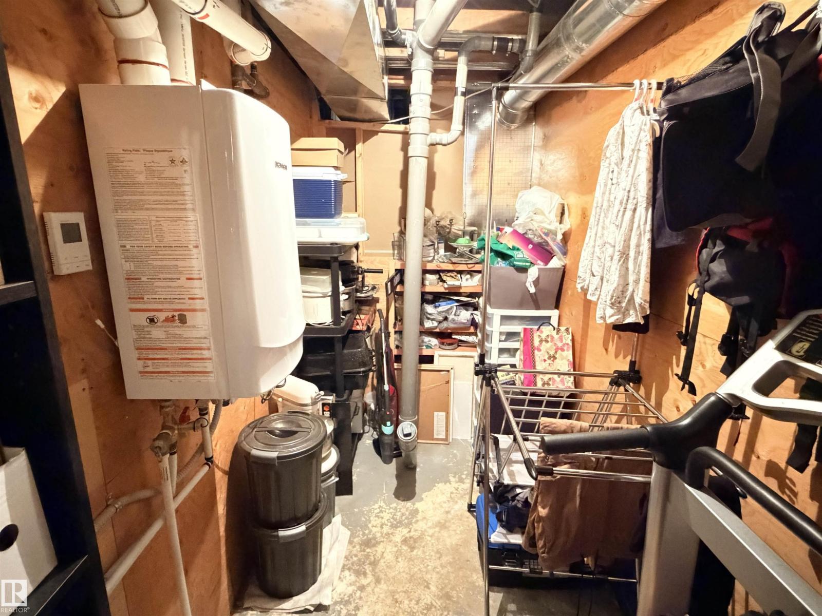 4823 49 ST - 38