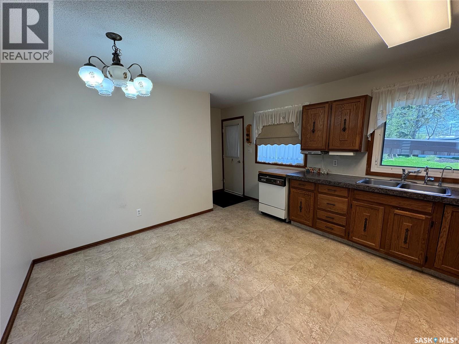 86 1st STREET SW - 5