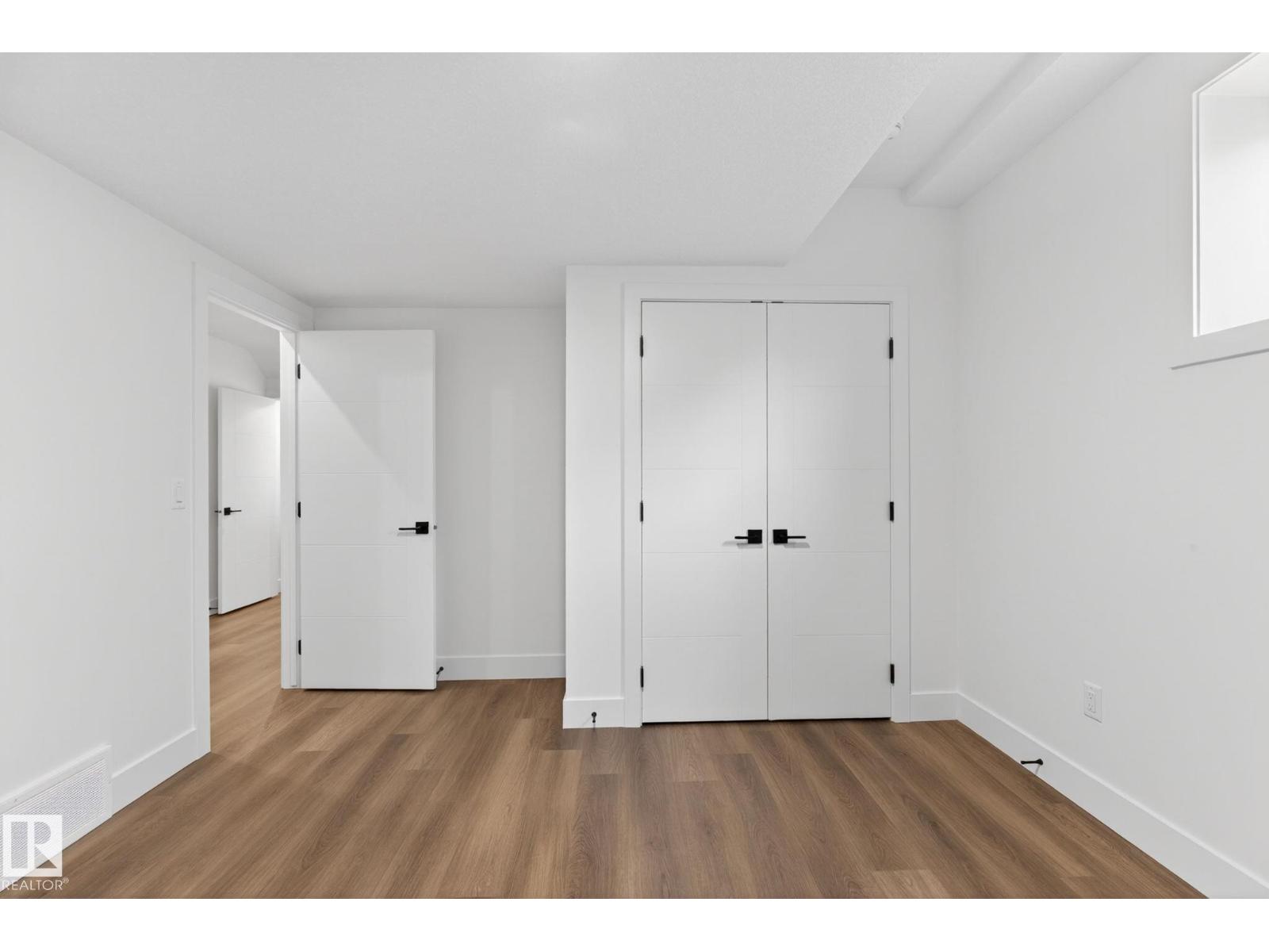5308 103A AV NW - 52