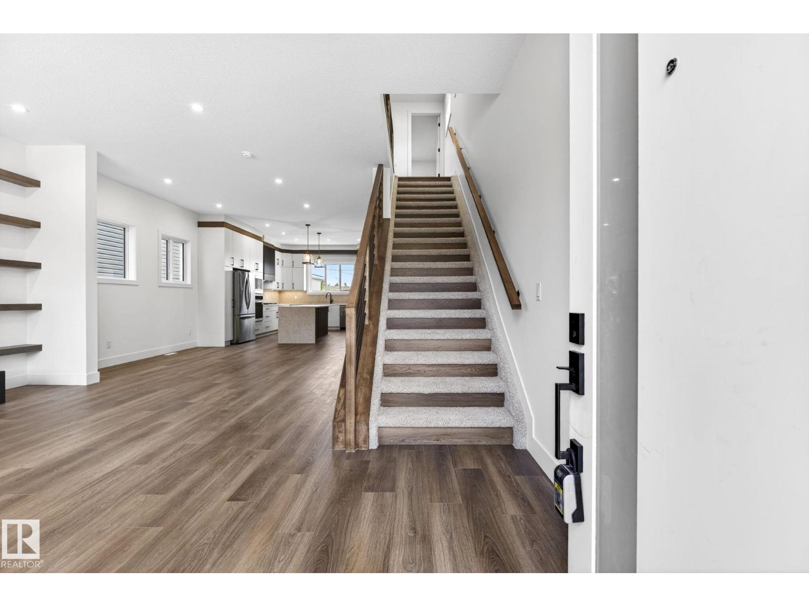 5308 103A AV NW - 8