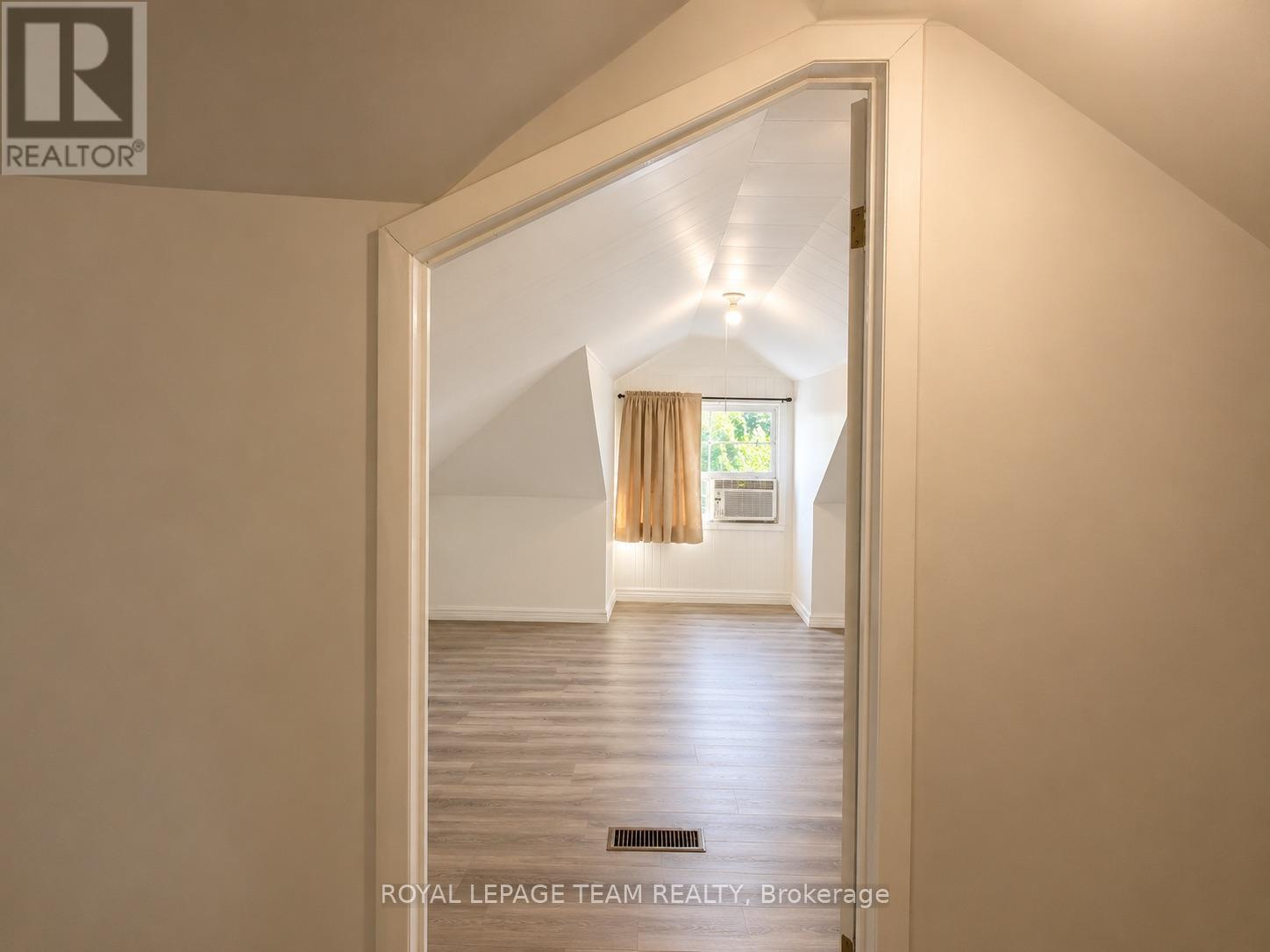 26 LANE STREET - 22