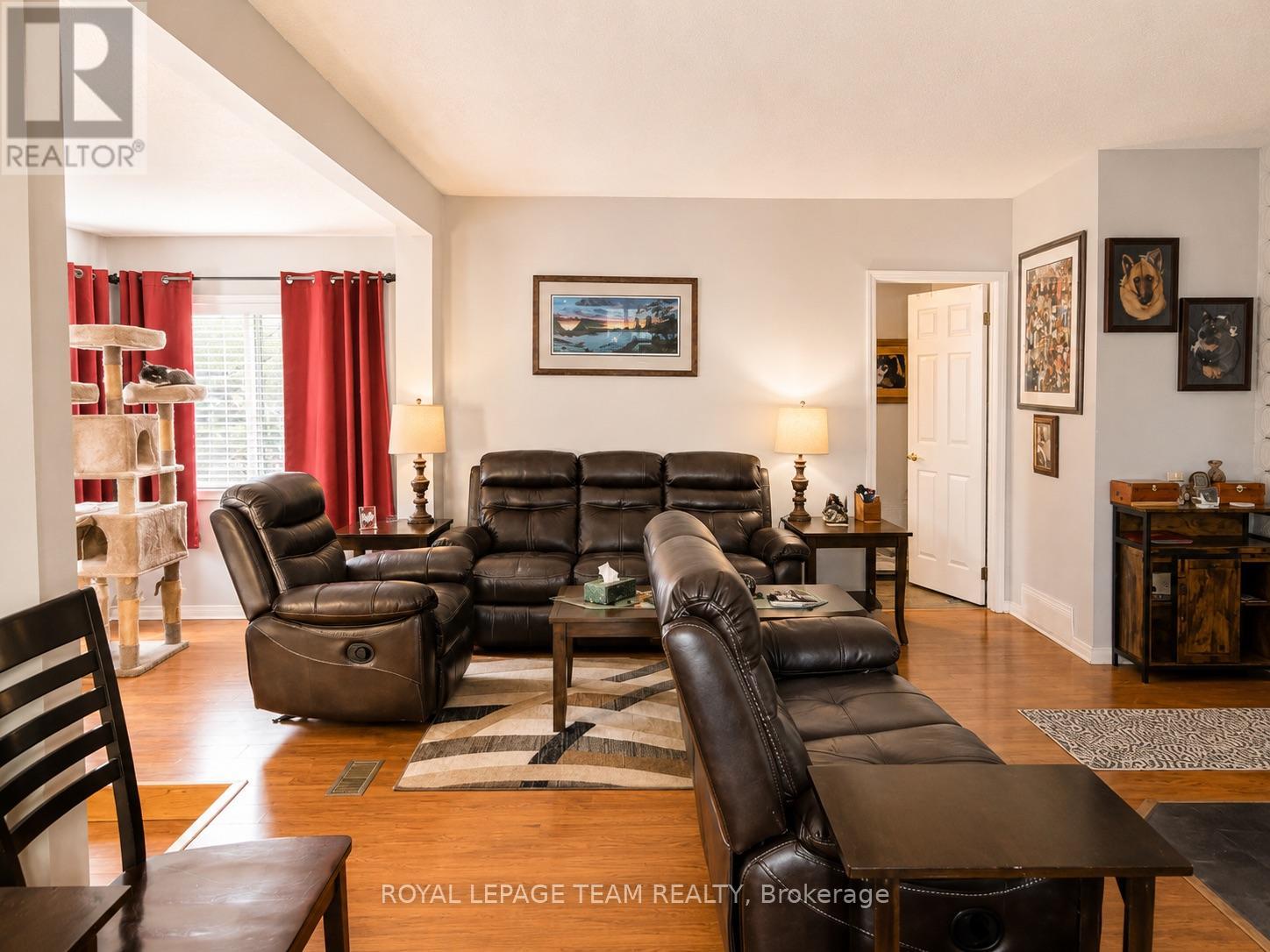 26 LANE STREET - 26