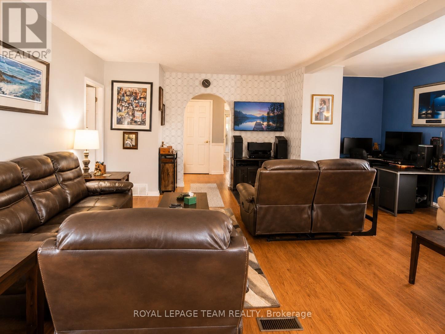 26 LANE STREET - 27