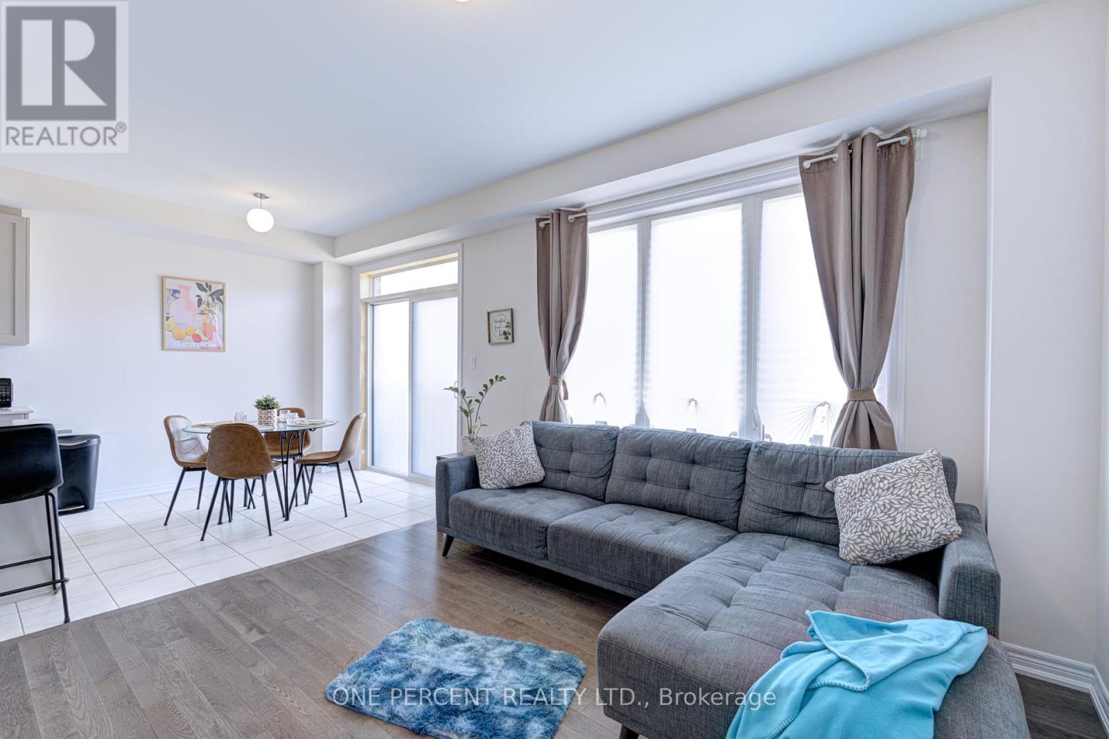 465 KENNEDY CIRCLE W - 21