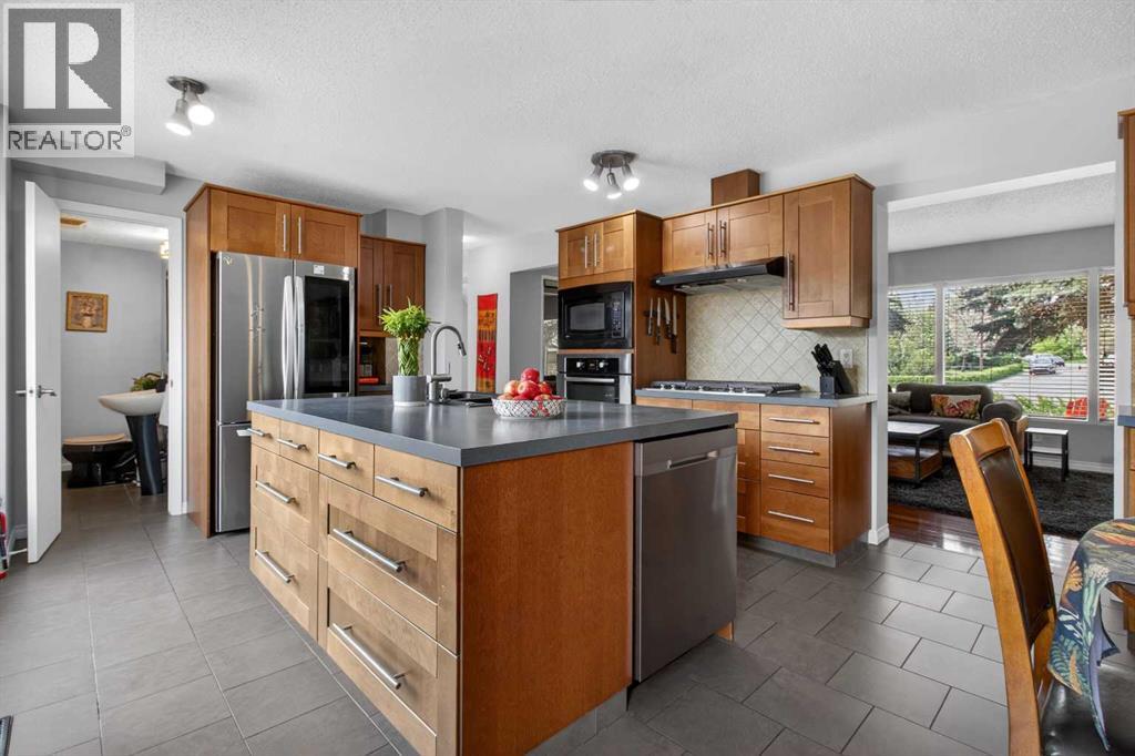 348 Midlake Boulevard SE — photo 11
