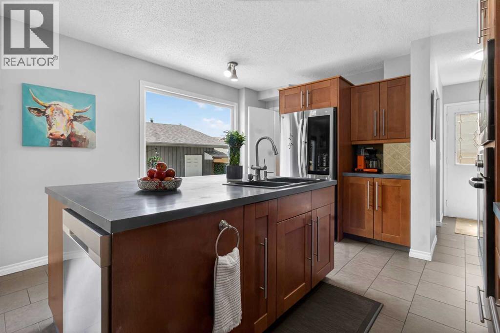 348 Midlake Boulevard SE — photo 16