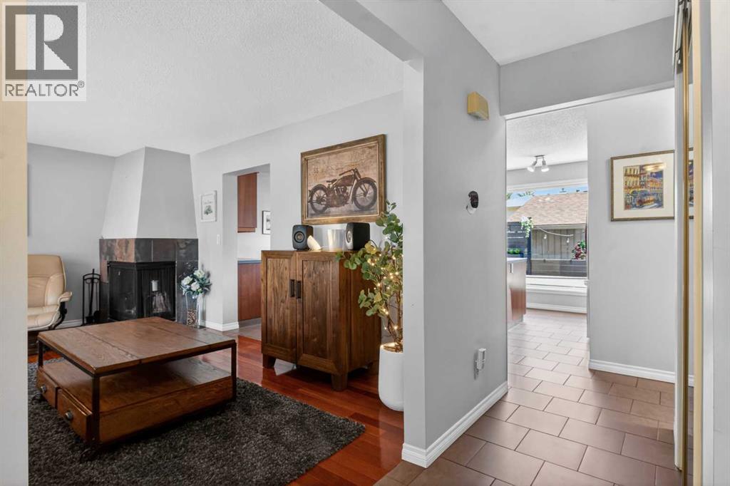 348 Midlake Boulevard SE - photo 3