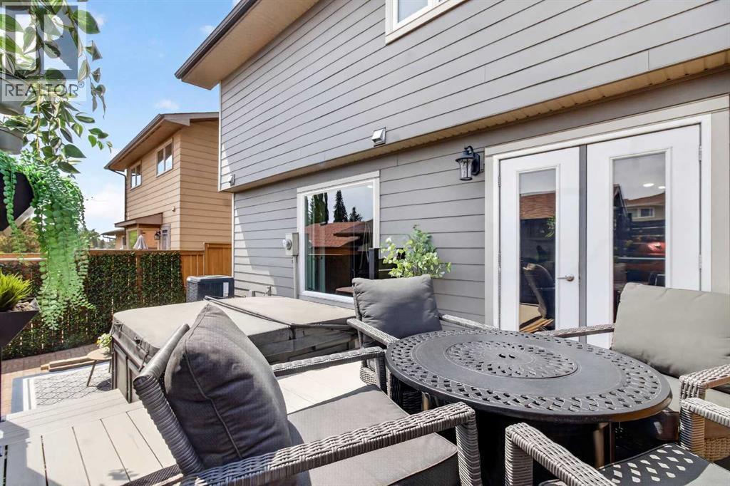 348 Midlake Boulevard SE — photo 35