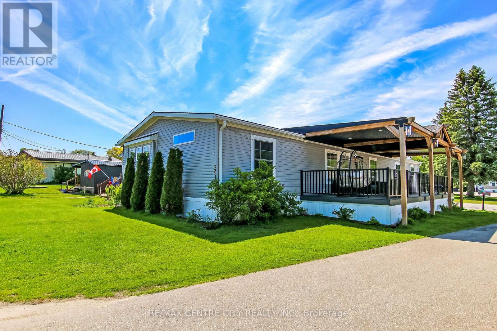 #201 198 SPRINGBANK DRIVE - Image 3