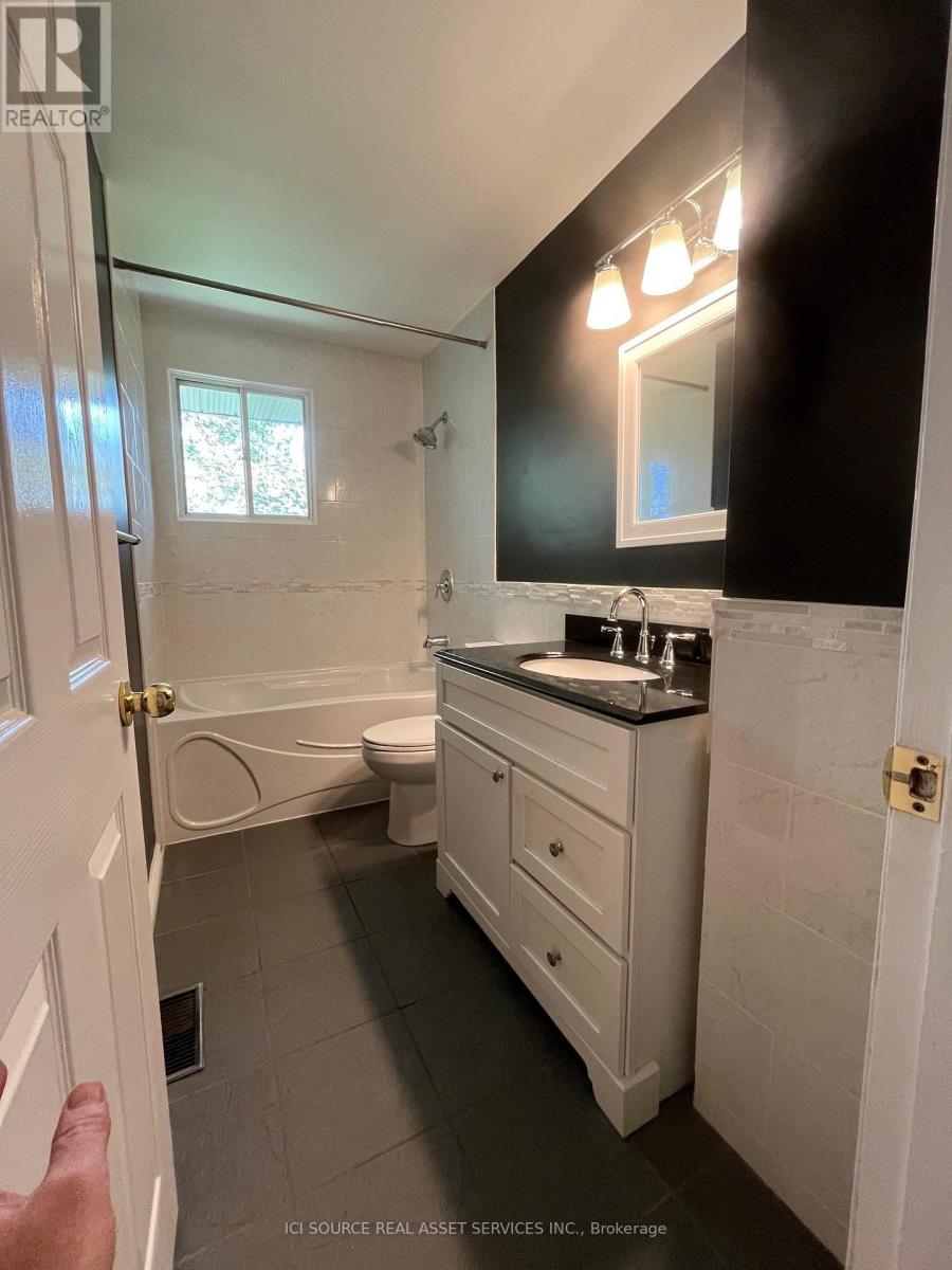 163 HERBERT STREET - 5