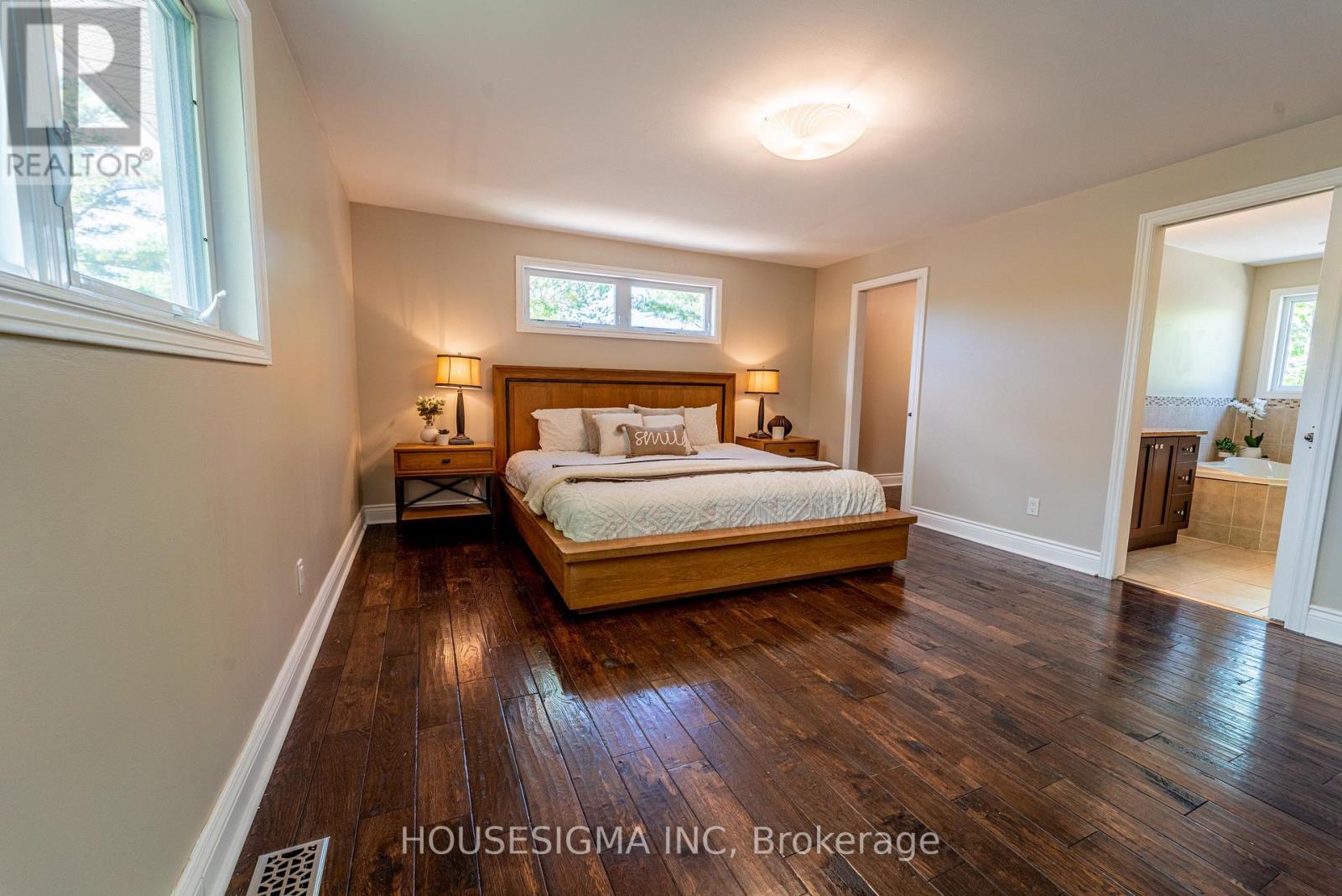 2032 KINGS GROVE CRESCENT - 34