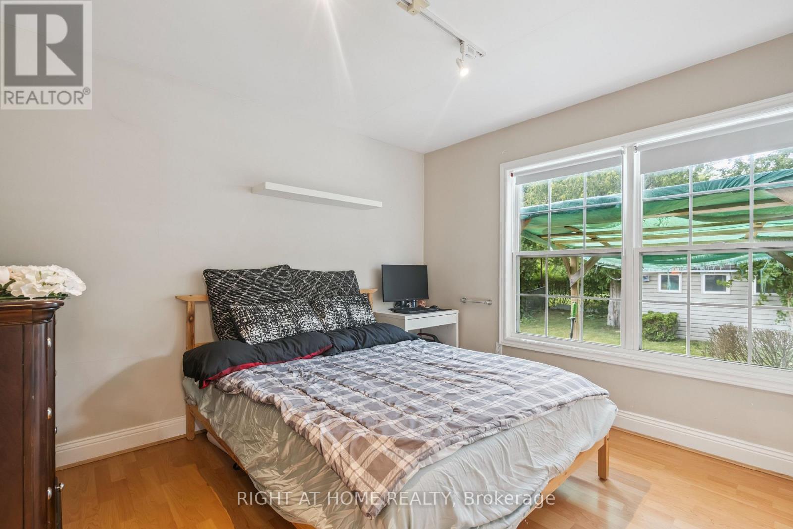 2343 MOUNTAINSIDE DRIVE - 22