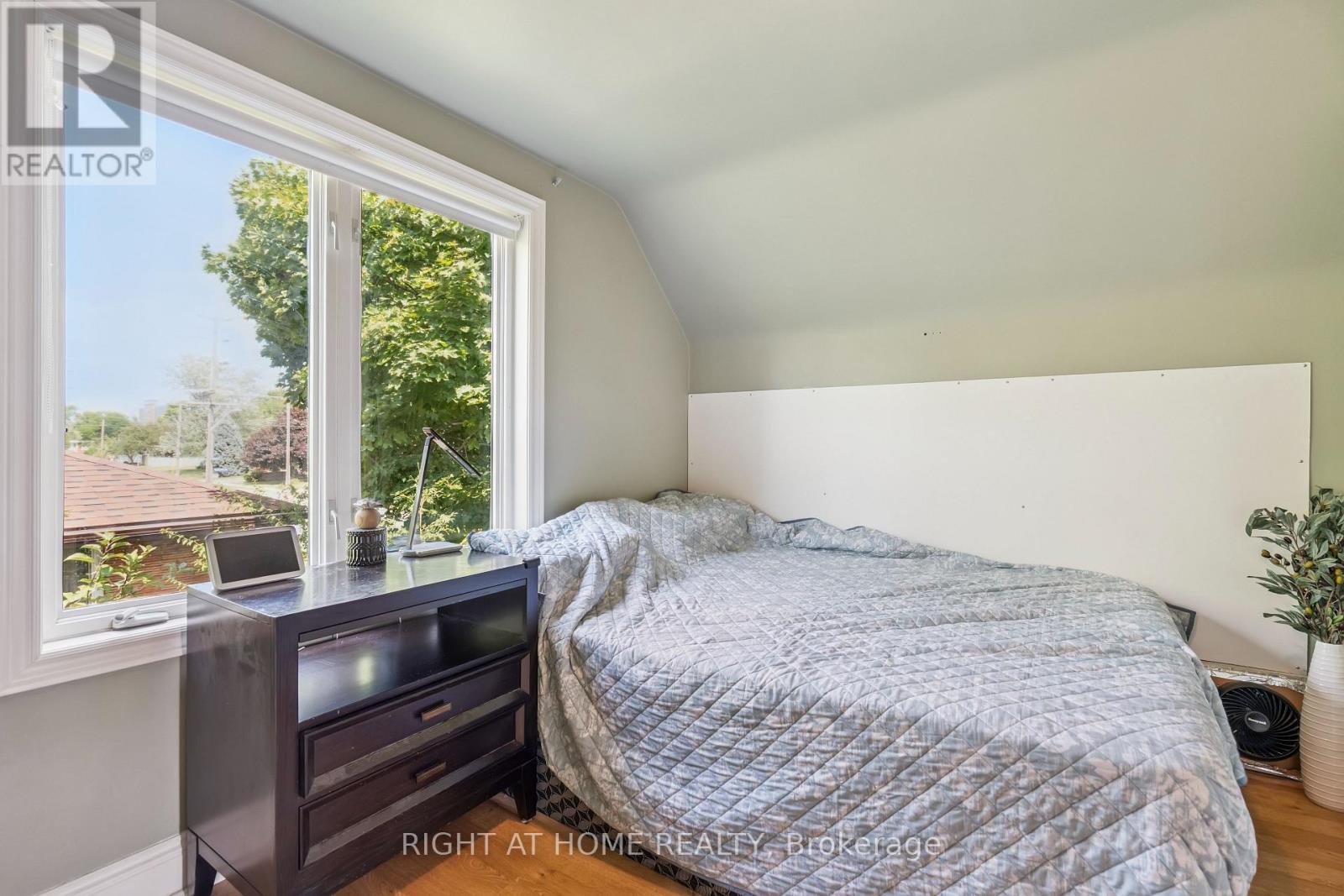 2343 MOUNTAINSIDE DRIVE - 27