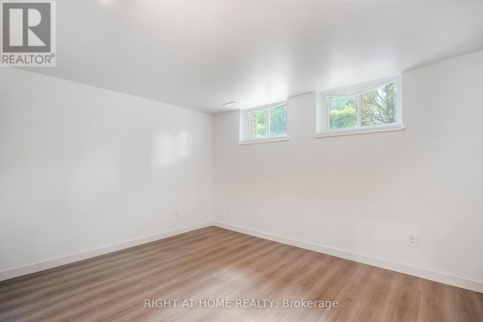 2343 MOUNTAINSIDE DRIVE - 33