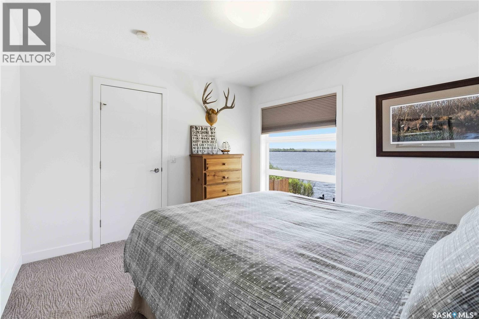 19 Pape DRIVE - 23
