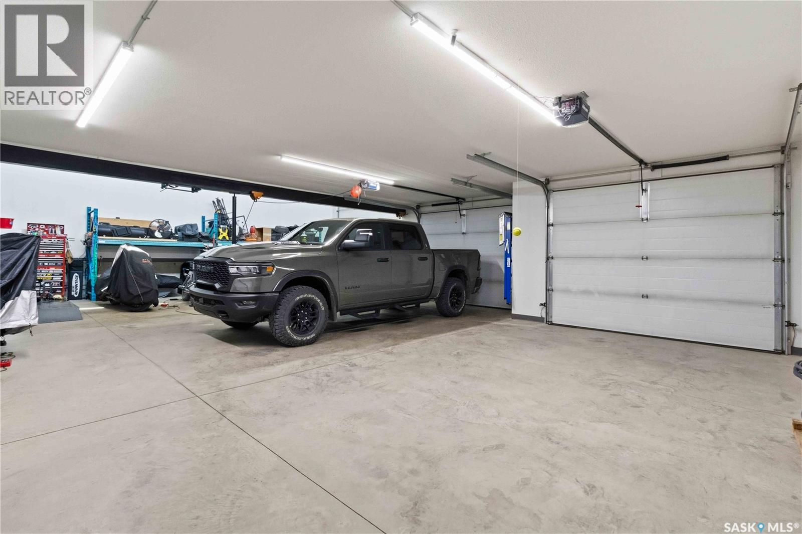 19 Pape DRIVE - 34
