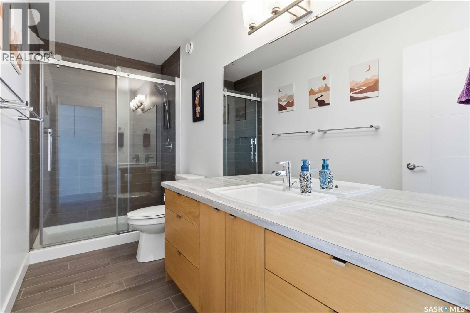 19 Pape DRIVE - 24