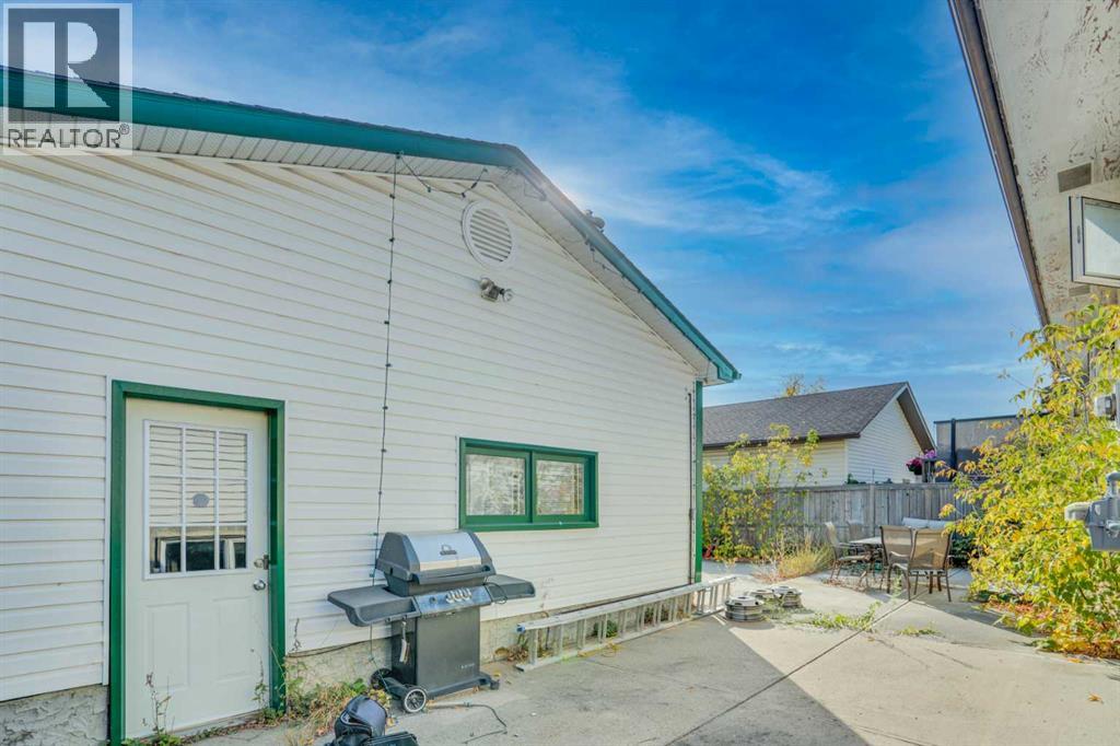4764 Rundlewood Drive NE - 40
