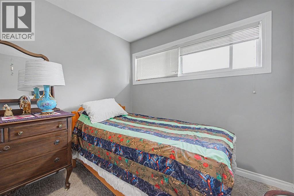 633 Regal Park NE - 16