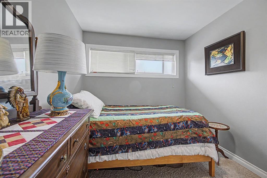 633 Regal Park NE - 17